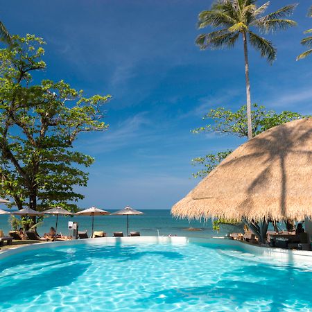 에덴 비치 리조트 앤 스파  카오락 외부 사진 The swimming pool at the resort