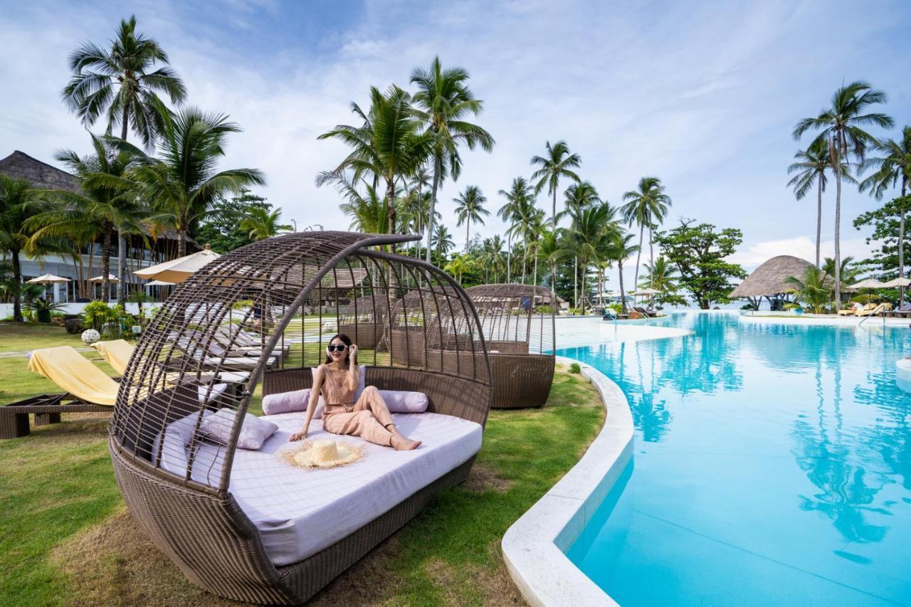 에덴 비치 리조트 앤 스파  카오락 외부 사진 The swimming pool at the resort