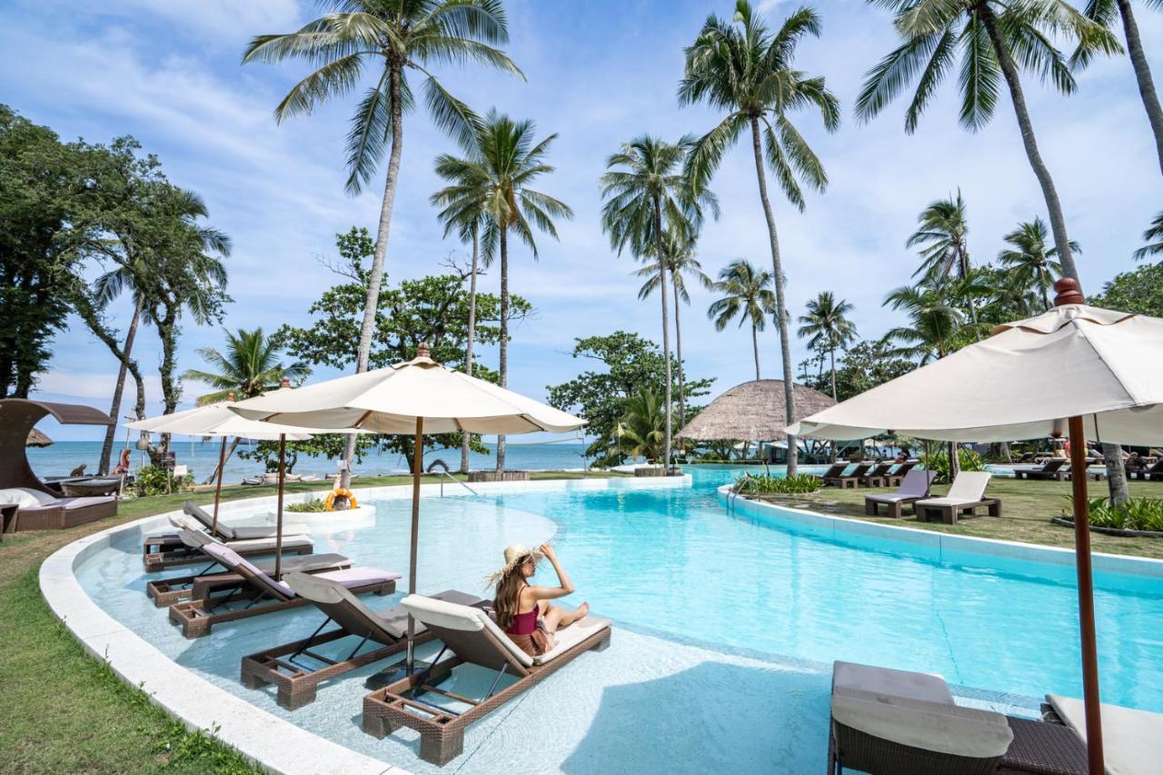 에덴 비치 리조트 앤 스파  카오락 외부 사진 The swimming pool at the resort