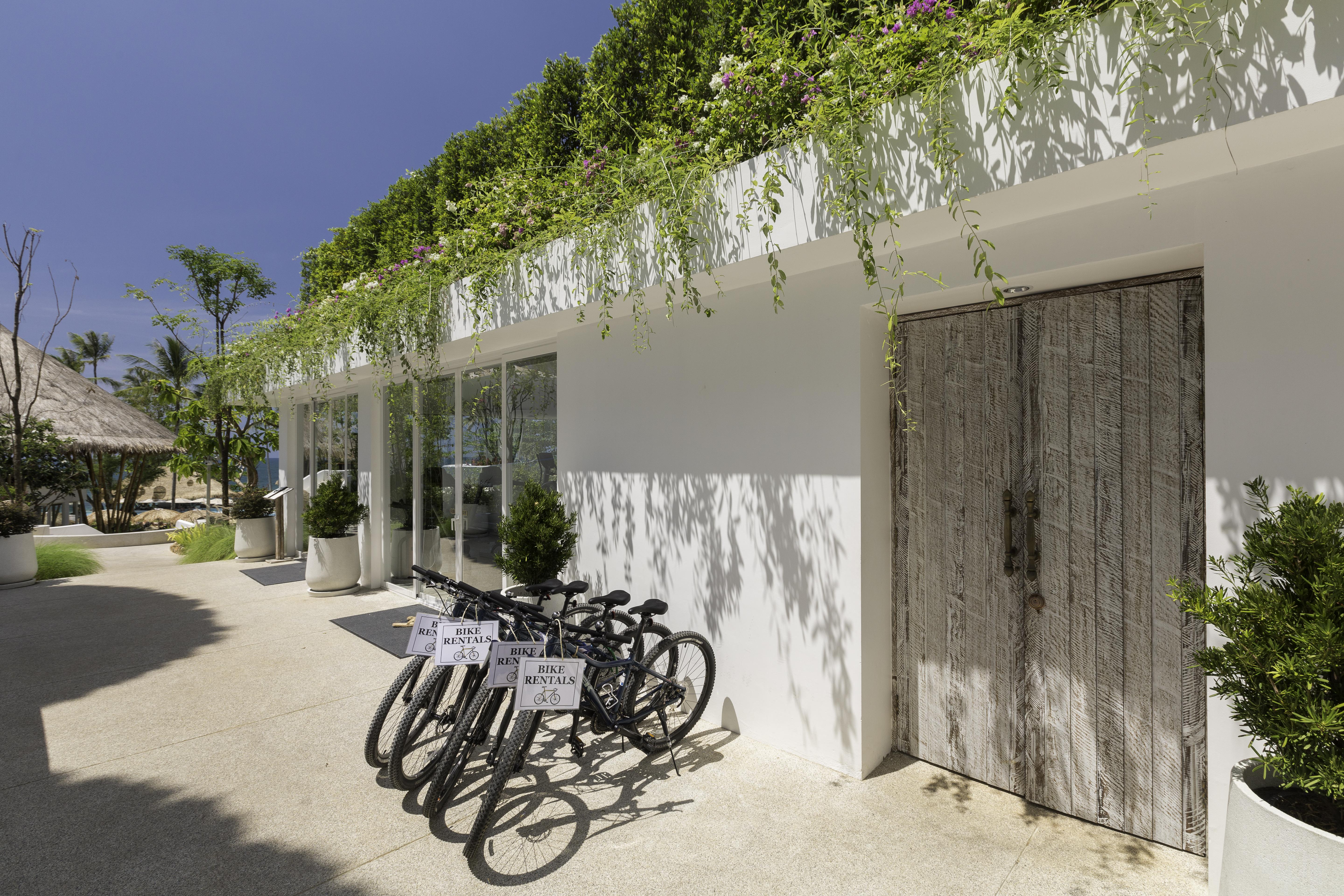 에덴 비치 리조트 앤 스파  카오락 외부 사진 Bicycle rental at the resort