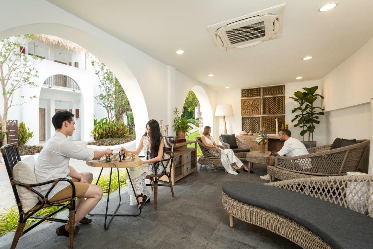 에덴 비치 리조트 앤 스파  카오락 외부 사진 The interior of the hotel