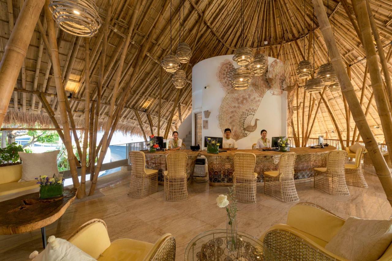 에덴 비치 리조트 앤 스파  카오락 외부 사진 The reception area